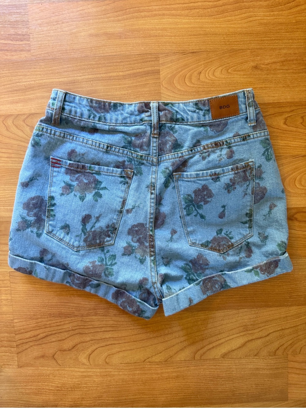 BDG Urban Outfitters Floral Super High Rise Foxy Rose Print Denim Jean Shorts - Picture 2 of 4